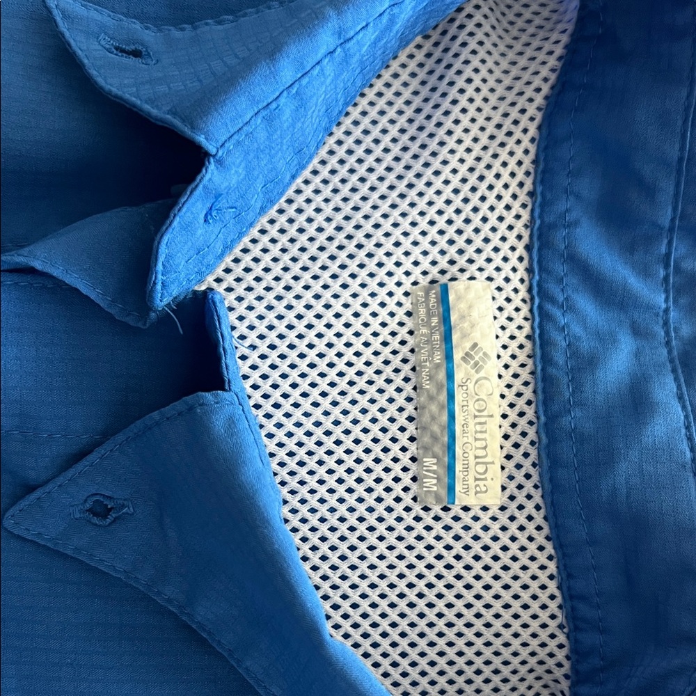 Columbia Vibrant Blue Casual Shirt